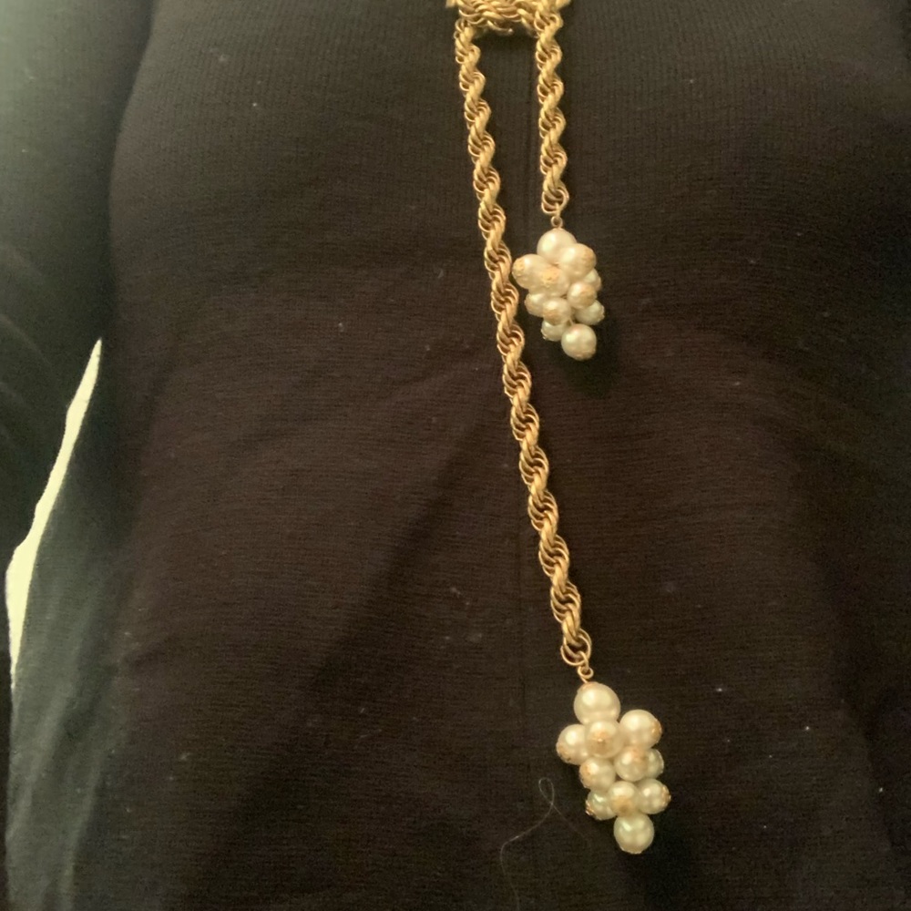 Pearl cluster and gold lariat necklace